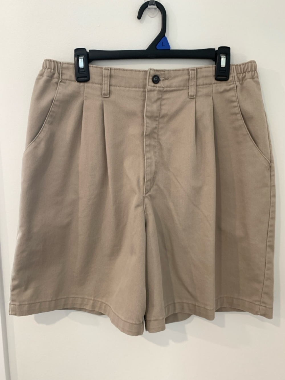 Lee tan shorts